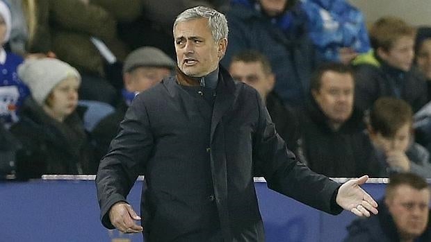 Mourinho durante el Leicester-Chelsea