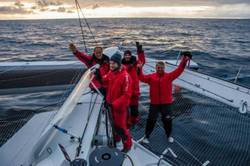 Trofeo Julio Verne: Avería en el mástil del “Spindrift 2”