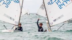 Manuel Álvarez y Alba Sierra, líderes en la Regata Ciudad de El Puerto