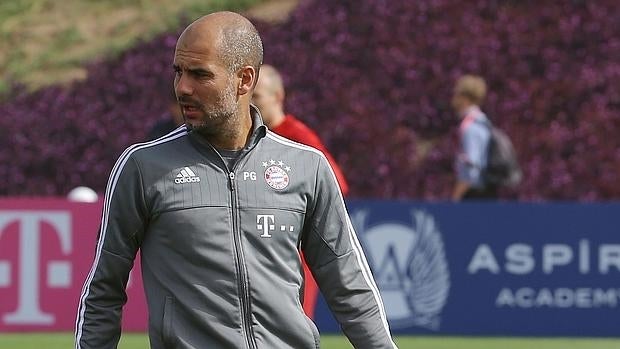 Pep Guardiola, en un entrenamiento del Bayern