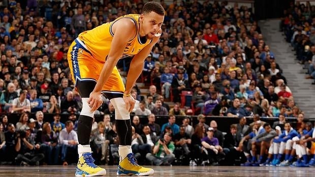 El desafiante gesto de Curry al banquillo de los Kings