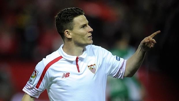 El Sevilla sufre pero suma un nuevo triunfo en casa