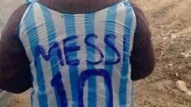 La camiseta «low cost» de Messi que conmueve a medio mundo