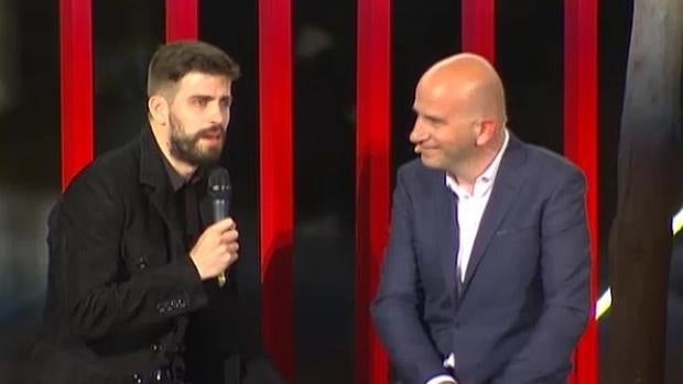 Piqué llora al recibir el premio al deportista catalán del año