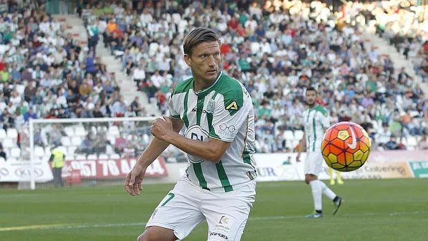 Stankevicius, lateral derecho del Córdoba CF