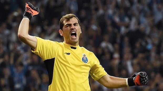 Casillas celebra un triunfo del Oporto