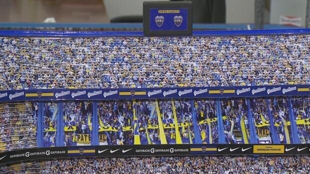 Detalle de las gradas del futbolín que se ha comprado Tévez
