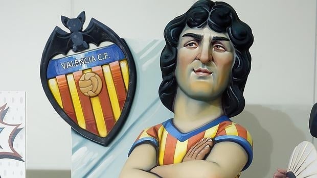 Ninot de Mario Kempes en la exposición que organiza el Ayuntamiento de Valencia en la Ciudad de las Artes y las Ciencias