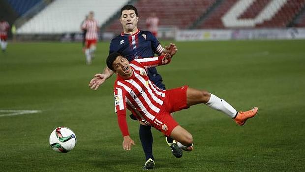 Almería B: Naufragio en aguas revueltas
