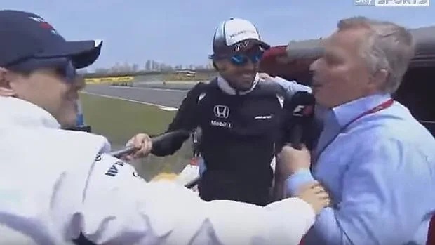 Fórmula 1 - Massa fuerza el abrazo entre Alonso y Herbert