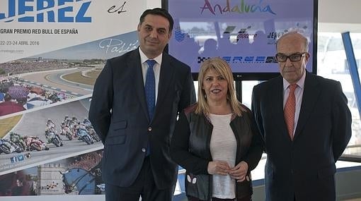 La alcaldesa de Jerez junto al consejero de turismo de la Junta y Carmelo Ezpeleta