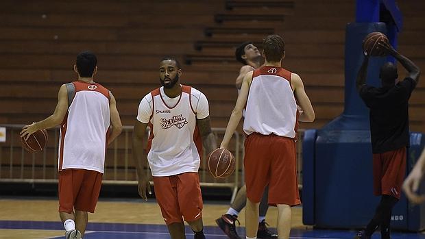 Entrenamiento del CB Sevilla en San Pablo