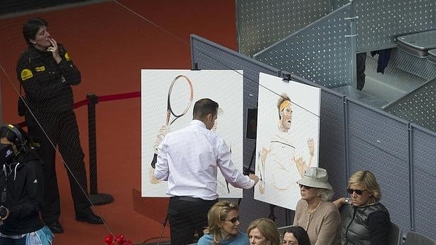 El pintor, durante el partido que enfrentaba a Nadal y a Andy Murray en la Caja Mágica