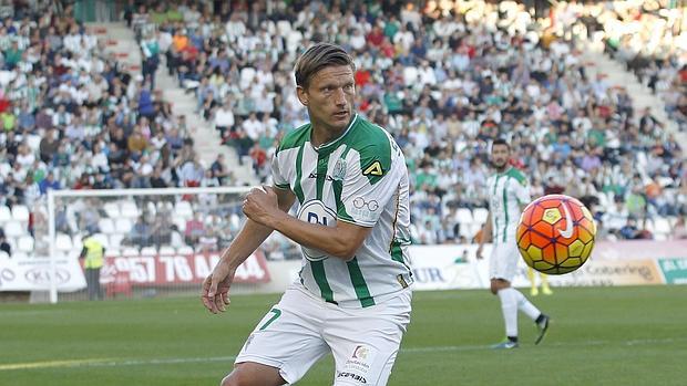 El defensa del Córdoba CF Stankevicius, en El Arcángel