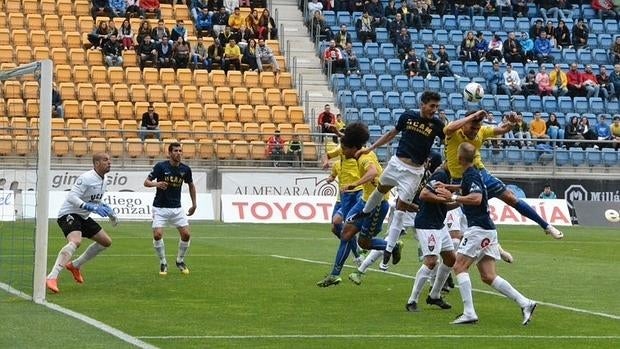 Encuentro entre el Cádiz y el UCAM Murcia, dos de los equipos ya clasificados