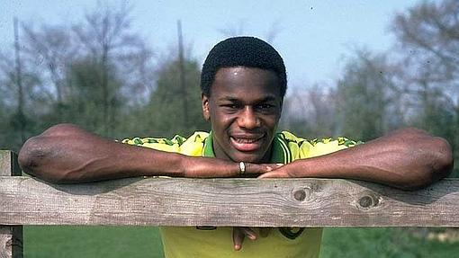 Justin Fashanu fue el primer futbolista de élite en proclamar su condición sexual.