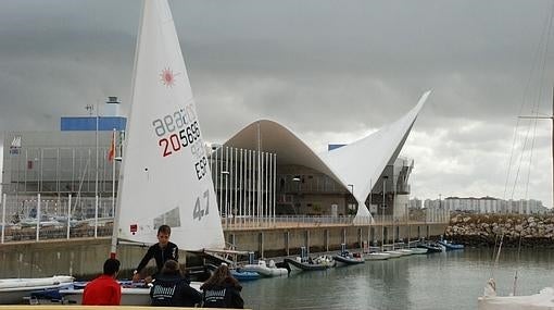 Más de 100 barcos en la bahía de Cádiz