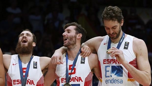 Sergio Rodríguez, Rudy Fernández y Pau Gasol, con la medalla de oro del Europeo