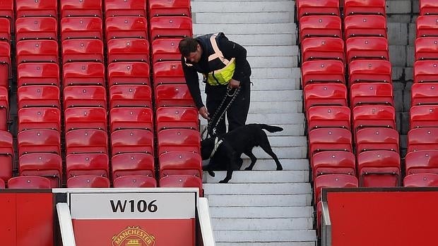 La falsa bomba de Old Trafford se olvidó «de forma accidental» en un ejercicio de búsqueda de explosivos