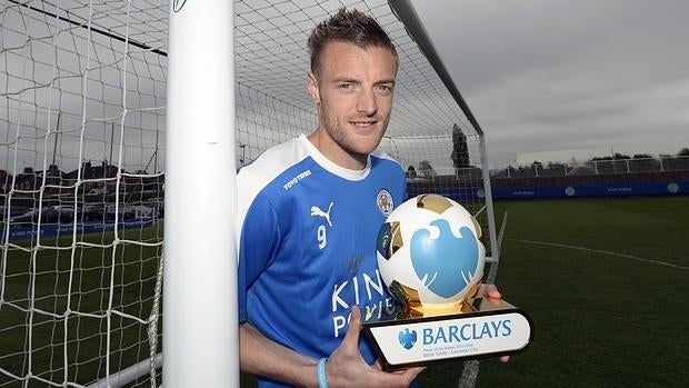 Vardy, con el trofeo al mejor jugador de la Premier