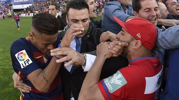 Neymar confirma que recibió un puñetazo en la boca en Los Cármenes