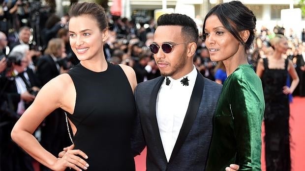 Hamilton, excluido en la pista y de fiesta en Cannes