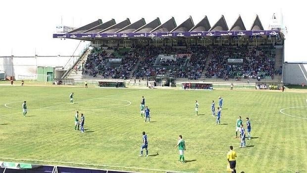 Encuentro de ida entre el Cacereño y el Linares, que terminó sin goles