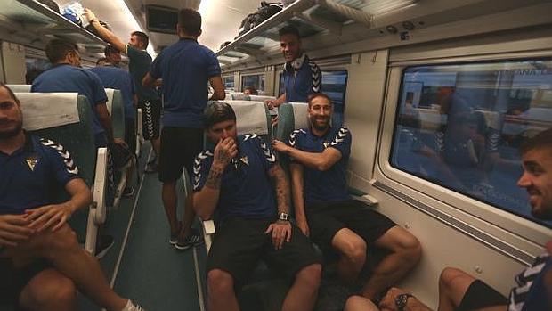 El Cádiz CF parte a las 17:15 rumbo a Madrid donde entrenará en Las Rozas