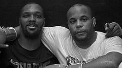 Frank Muñoz (i) y Daniel Cormier