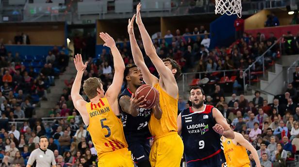 El Barcelona sucumbe a un imperial Bourousis