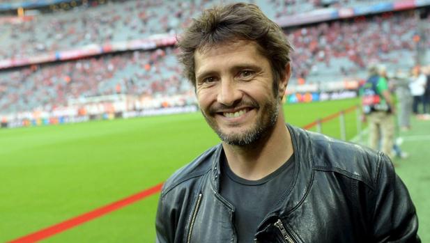 Lizarazu: «Casillas es un gran portero pero ahora está un poco viejo, no sé si está al nivel»