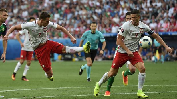 Milik amarga el debut de Irlanda del Norte