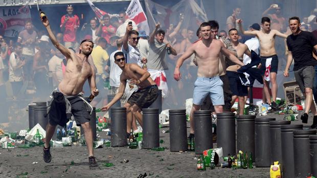 Disturbios en la previa del Inglaterra y Rusia