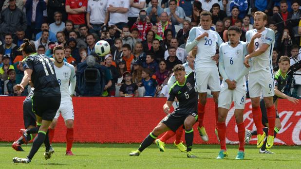 ¿Golazo de Bale o terrible cantada de Hart?