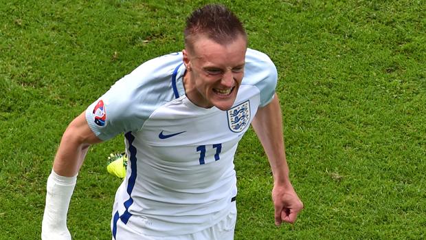 Vardy celebra el gol anotado frente a Gales