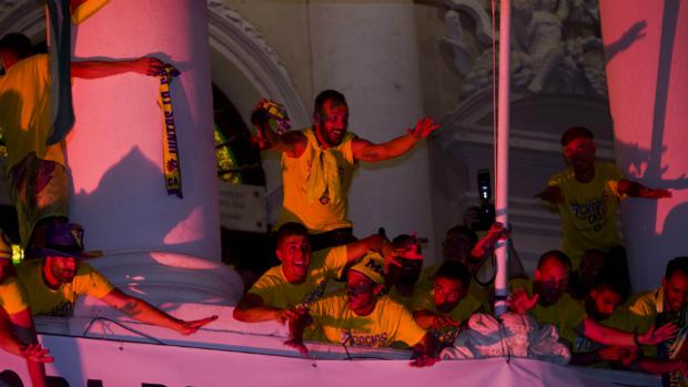 Una bengala provoca leves quemaduras durante la fiesta en el Ayuntamiento