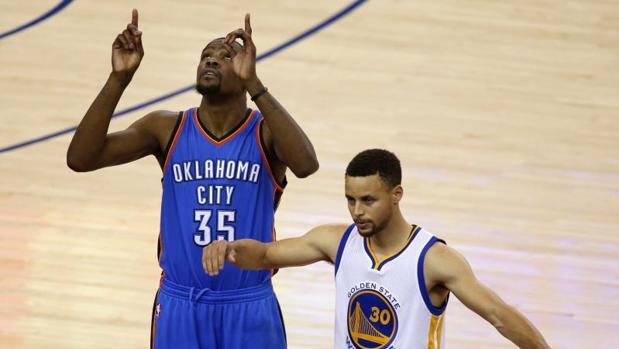 Durant y Curry jugarán juntos en los Warriors