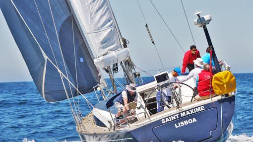 El &quot;Saint Maxime&quot;, de Miguel Lago, primero en Angra