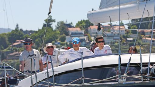 El &quot;Saint Maxime&quot;, de Miguel Lago, primero en Angra