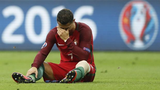 Cristiano, llorando tras asumir su lesión