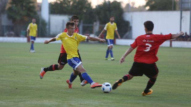 Roteña 1-6 Cádiz: Suave ensayo para seguir mejorando