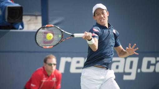 Kei Nishikori impacta una derecha durante la final del Masters 1.000 de Toronto