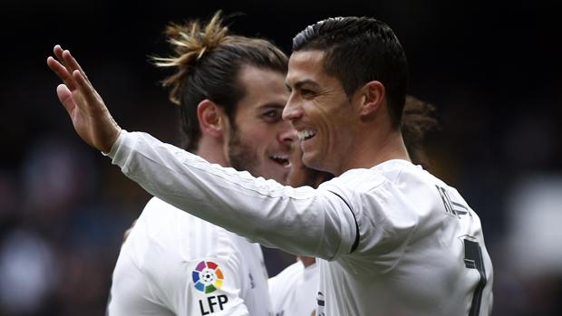 Cristiano y Bale celebran un gol