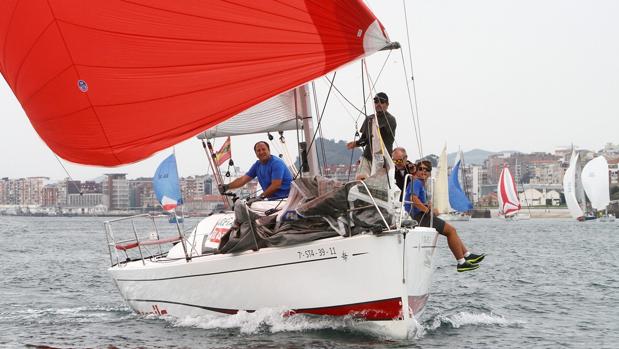 El &quot;Aizen&quot;, de Gustavo Arce, ganó la etapa reina de la Gaitero