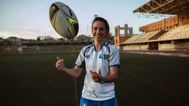 La española Alhambra Nievas, árbitro de la final del rugby femenino