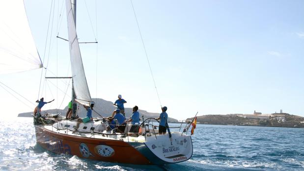 &quot;Ciudad de Melilla&quot; vencedor de la regata Dos Continentes