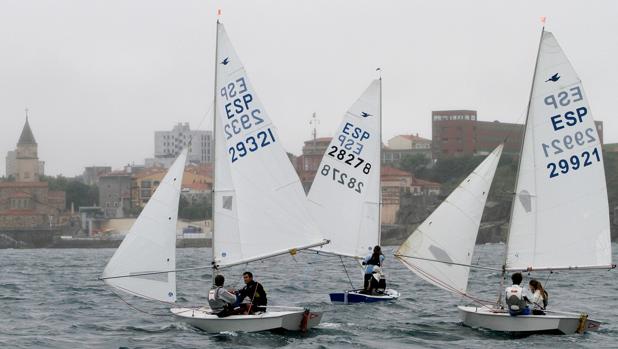 Francisco y María Palacio, ganadores en la cuarta jornada de Snipe