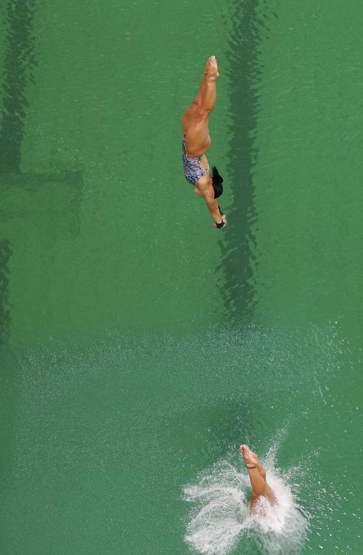 Uno de los saltos que protagonizó la pareja brasileña