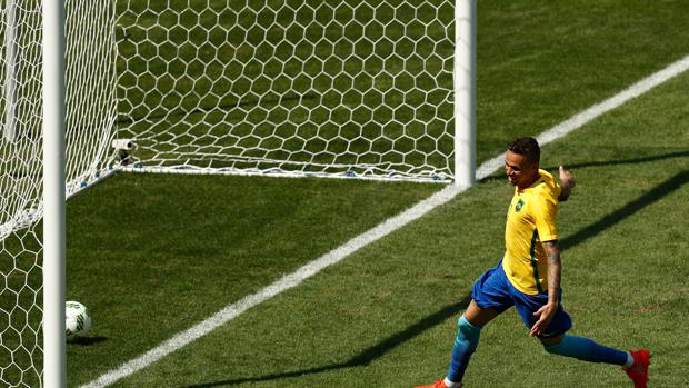 El brasileño Neymar celebra el gol anotado ante Honduras a los catorce segundos