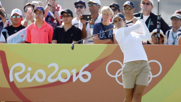 Azahara Muñoz (-5), a tres golpes de las medallas